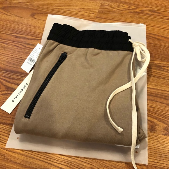 Brand New FOG Essentials Fear Of God Sweatpant NWT